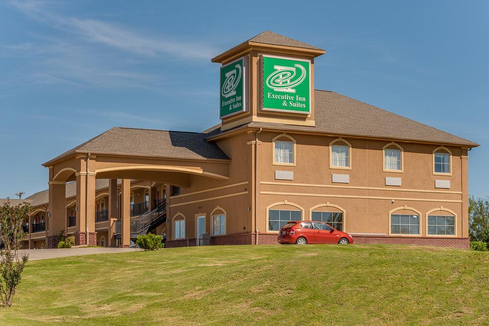 Executive Inn & Suites Cushing Экстерьер фото