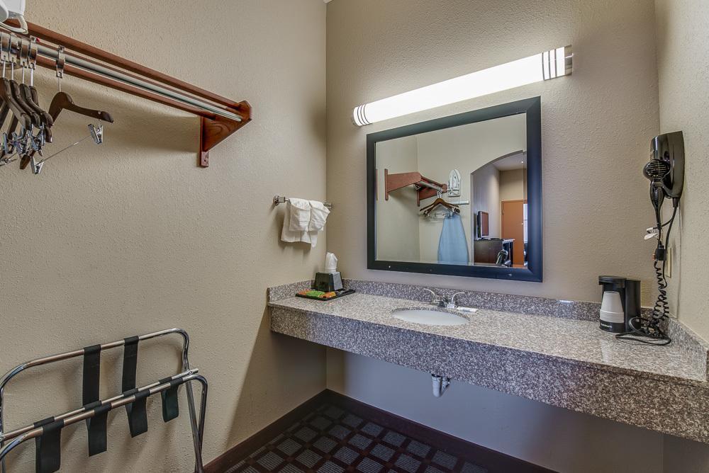 Executive Inn & Suites Cushing Экстерьер фото