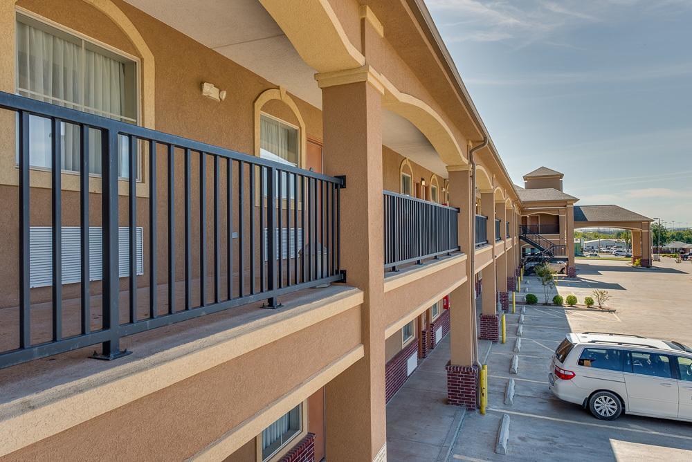 Executive Inn & Suites Cushing Экстерьер фото