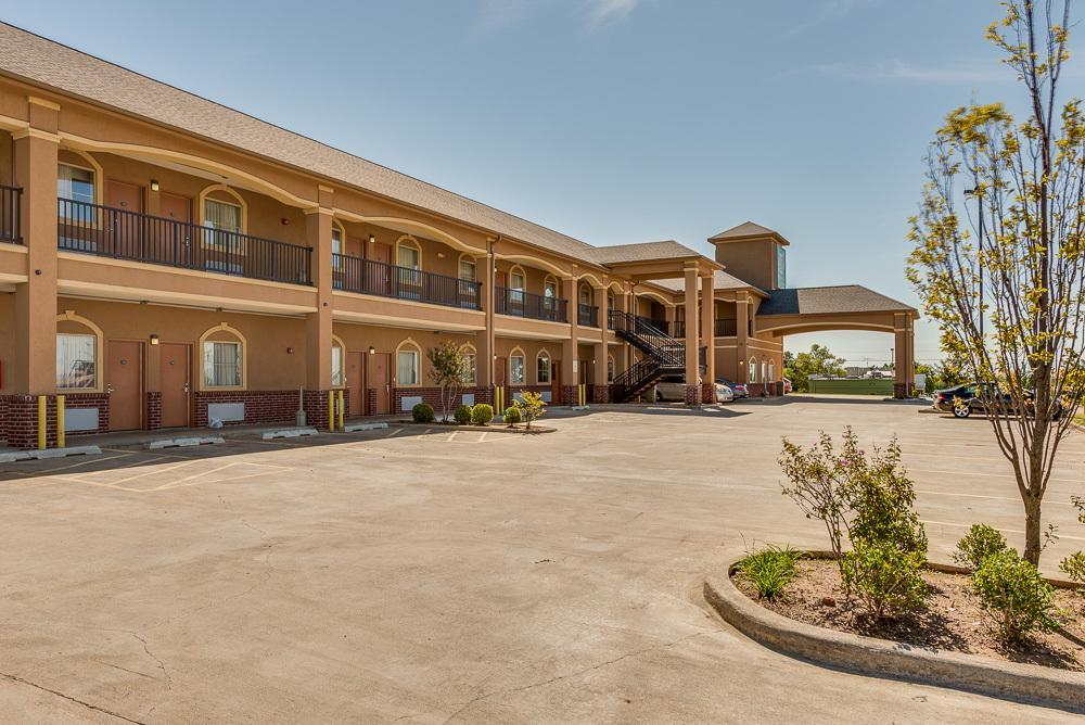 Executive Inn & Suites Cushing Экстерьер фото